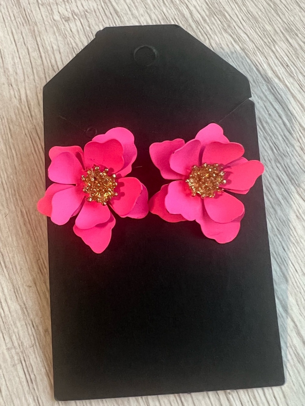 5/$25 Bright Pink Floral Statement Earrings - Gold Center